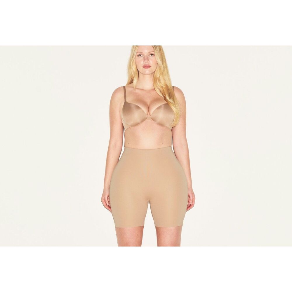 NEW SKIMS Hip Enhancing Padded Short in Clay XL NWT